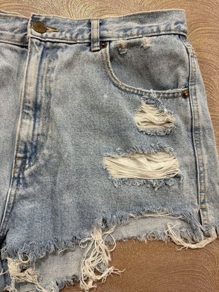 Pantaloncini jeans donna Pull&Bear strappati