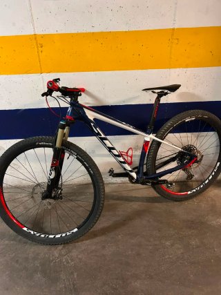 Bicicleta Scott Carbono