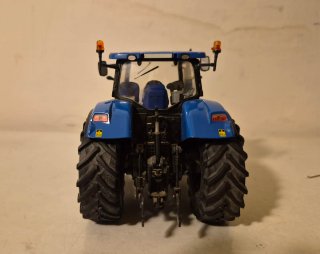 Tractor New Holland T7070