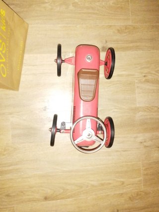 Coche correpasillos vintage rojo
