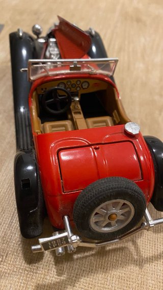 Bugatti 55 Majorette Rojo 1/24