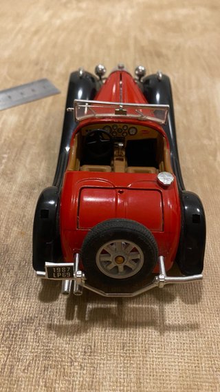 Bugatti 55 Majorette Rojo 1/24