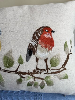 Funda de cojín bordada con pajaritos 100% algodón