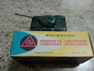 Tanque Ruso EKO T-54