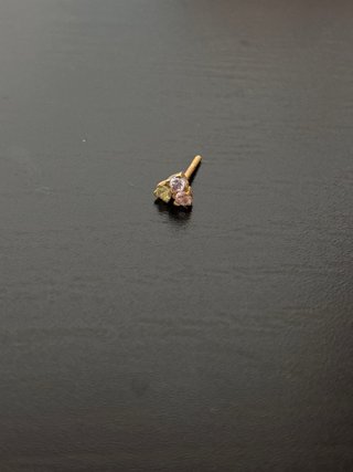 Pendiente oro con piedras