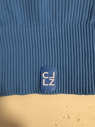 Top deportivo azul
