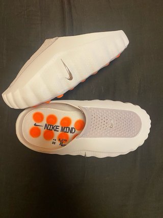 Sandalias Nike Naranja y gris muy claro