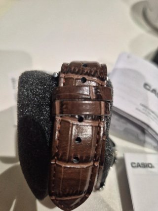 Reloj Casio Correa Marrón y Esfera Plata