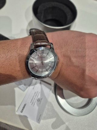 Reloj Casio Correa Marrón y Esfera Plata