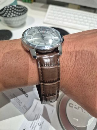 Reloj Casio Correa Marrón y Esfera Plata