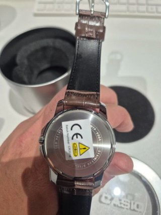 Reloj Casio Correa Marrón y Esfera Plata
