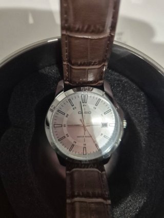 Reloj Casio Correa Marrón y Esfera Plata