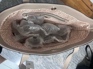 Bolso Guess Beige