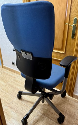 Silla de oficina/ escritorio azul y negra