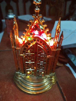 Capilla Virgen Oro Plástico Metal