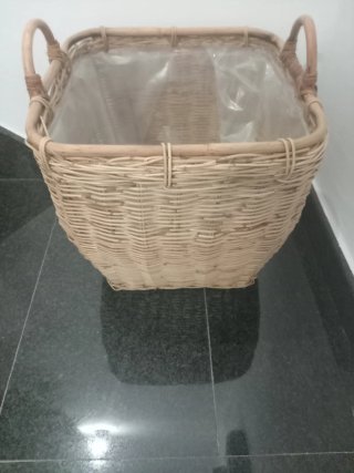 Cesta Mimbre Grande con Forro Plástico