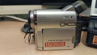 Videocámara Sony y reproductor Sony GV-D1000