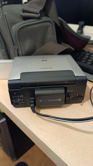 Videocámara Sony y reproductor Sony GV-D1000