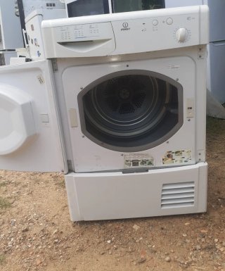 Secadora Indesit 83/60/60cm