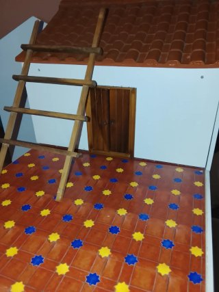 MINI casa de madera hecha a mano .