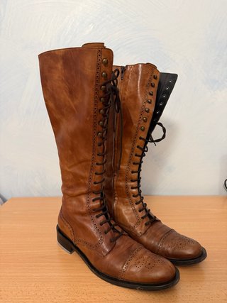 Stivali alti in pelle stringati made in Italy