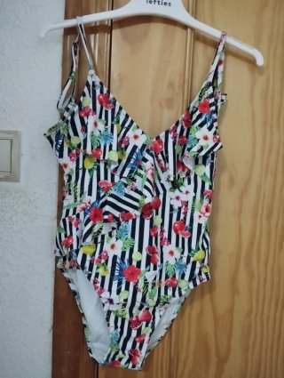 Lote Ropa Niña: Tops y Pantalón Negro