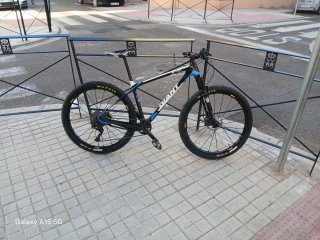 Bicicleta de Montaña Giant XTC Carbono con factura