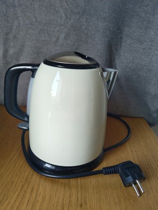 Hervidor Russell Hobbs Beige 2200W - 1 taza 50 seg