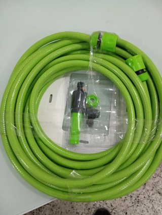 Manguera verde con accesorios