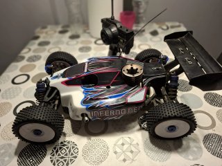 Kyosho Inferno Neo 1/8 RC Coche