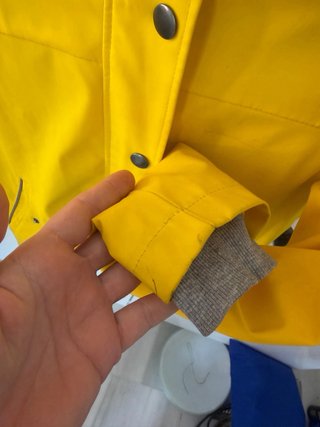 Chaqueta impermeable infantil amarilla 146 cm