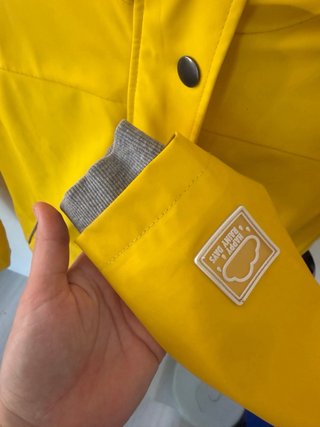 Chaqueta impermeable infantil amarilla 146 cm