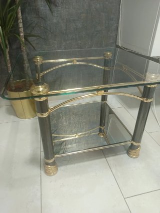 Mesita auxiliar cristal y metal dorado