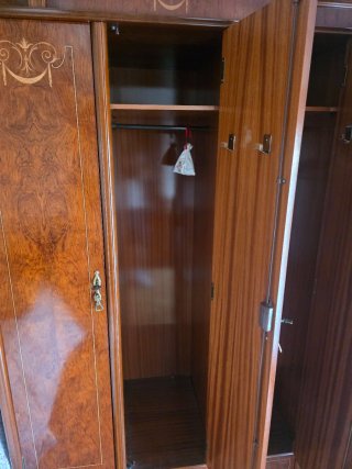 Armario 3 puertas madera con espejo