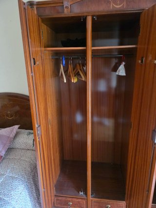 Armario 3 puertas madera con espejo