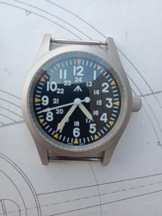 Reloj  Militar Negro y Naranja