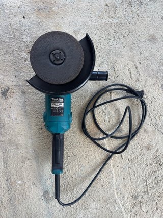 Amoladora Makita GA 9050