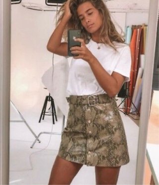 Falda piel serpiente Zara