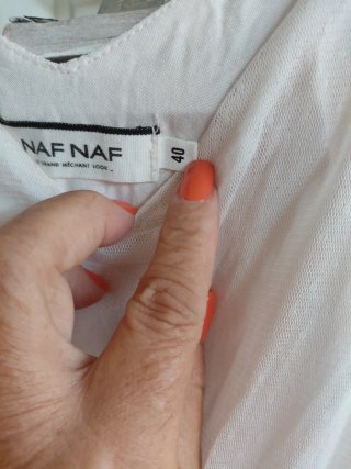 Vestido blanco de tirantes con tul