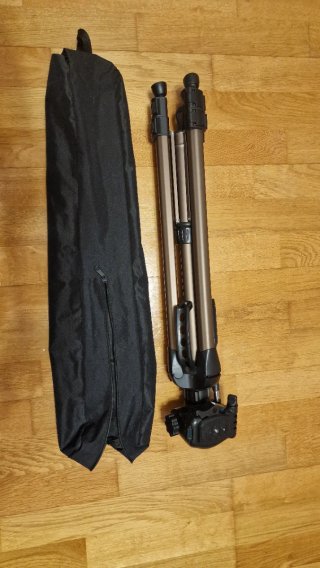 Trípode Hama de aluminio con funda