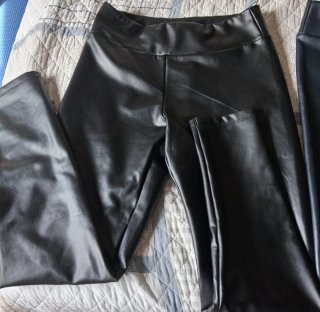 Dos leggings negros y azules