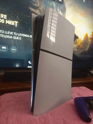 Consola Sony PS5 Blanca con Mando Morado