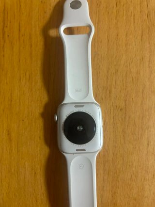 Apple Watch SE 44mm Plata con Cargador.