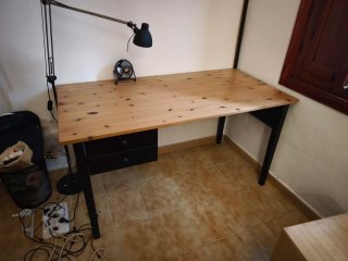 2 Scrivanie in legno naturale e nero