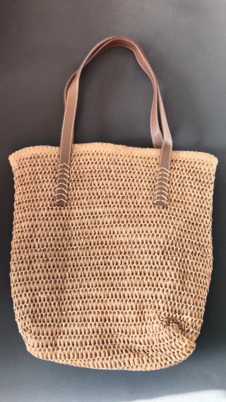 Bolso de paja marrón