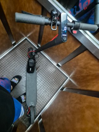 Se vende o se cambia patinete eléctrico Xiaomi Pro