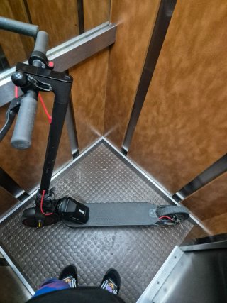 Se vende o se cambia patinete eléctrico Xiaomi Pro