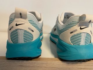 Nike Vomero 18 Azul Talla 45