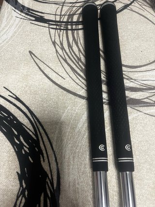 2 Wedges Cleveland CG10 (56 y 52 grados)