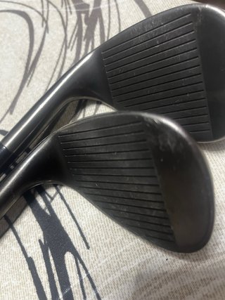 2 Wedges Cleveland CG10 (56 y 52 grados)